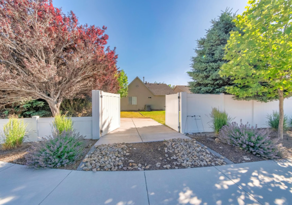 Electric gate entrance installation for Texas home by Texas Patio and Fence.