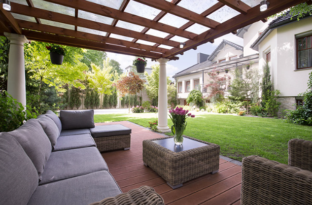 backyard-covered-pergola-outdoor-seating-fort-worth-installation